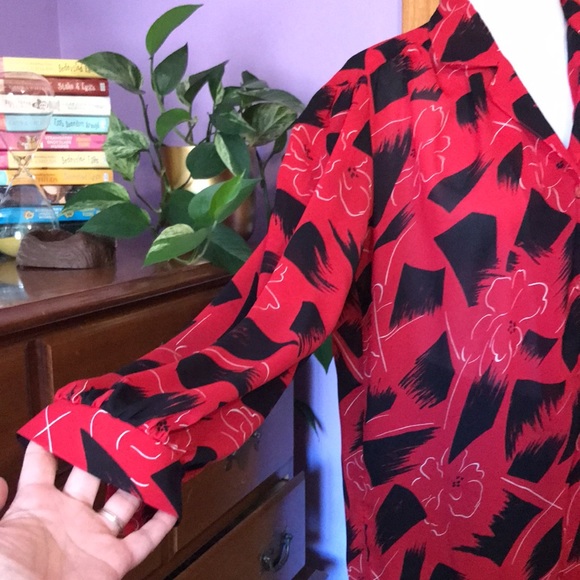 COPY CATS 🌟 Vintage Blouse, lightweight, button down with cuffs, comfortable - Picture 4 of 10